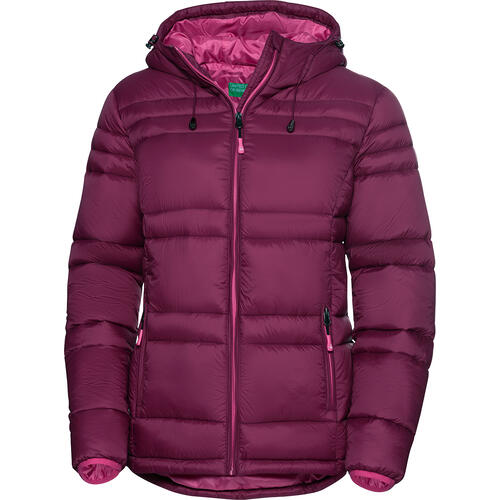 Auf diesem Bild sehen Sie Benetton Damen Steppjacke in der Farbe beere